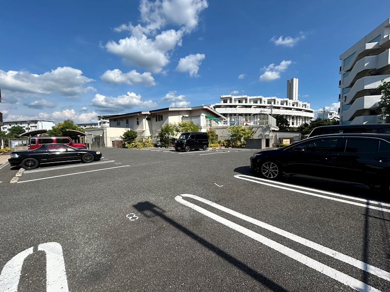 21/26 駐車場