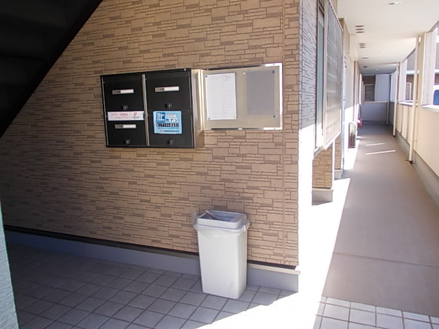 18/24 エントランス