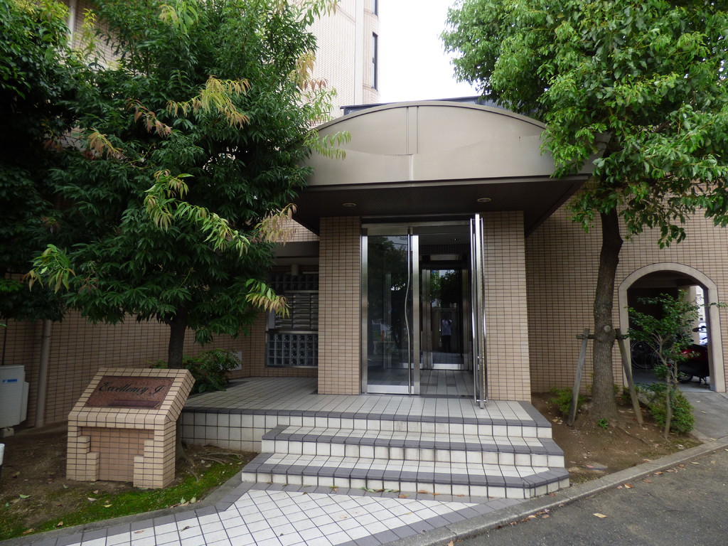 22/30 エントランス