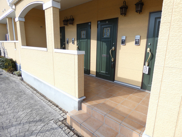 18/24 エントランス