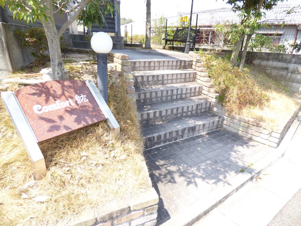 2/4 エントランス