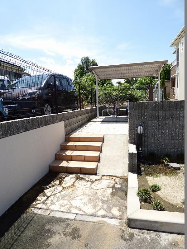 24/29 エントランス