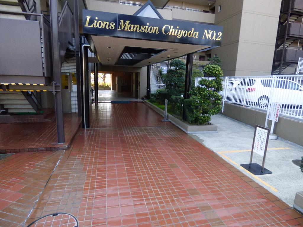 23/30 エントランス