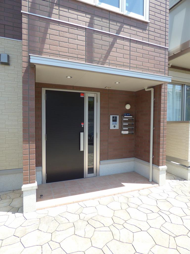 21/30 エントランス