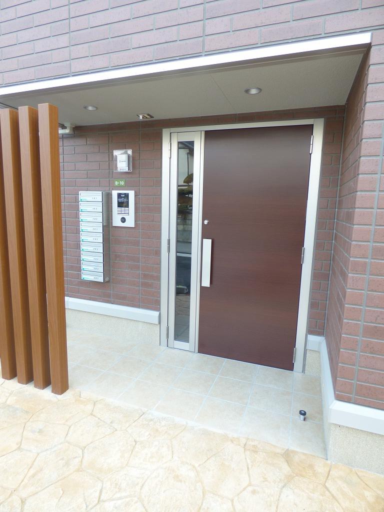 20/30 エントランス