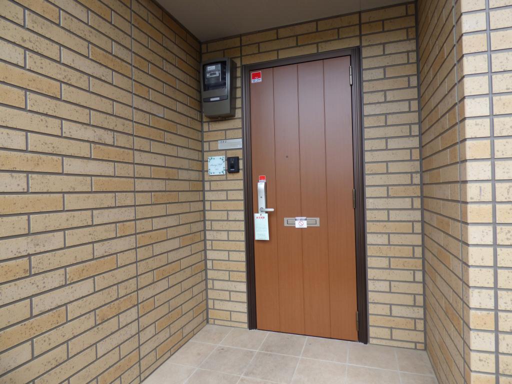 23/30 エントランス