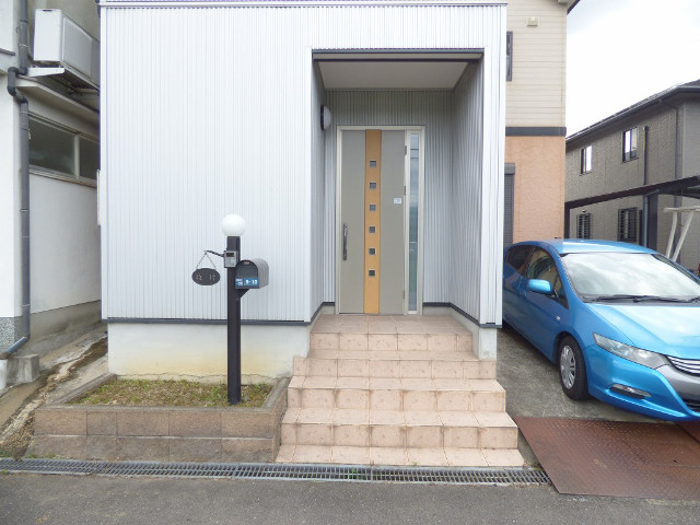 24/30 エントランス