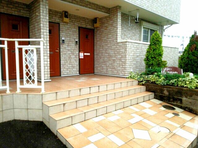 17/23 エントランス