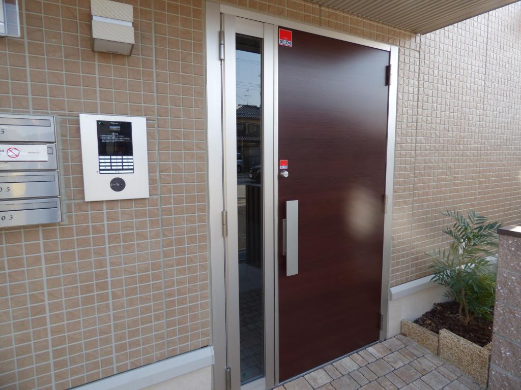 21/30 エントランス