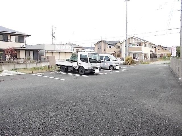 2/4 駐車場