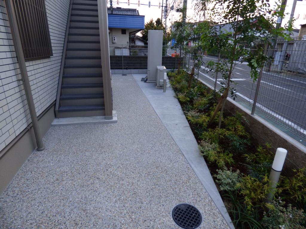 22/30 エントランス