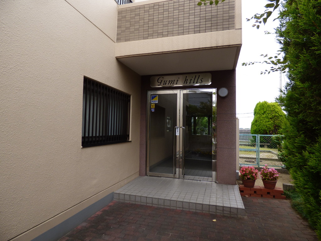 23/30 エントランス