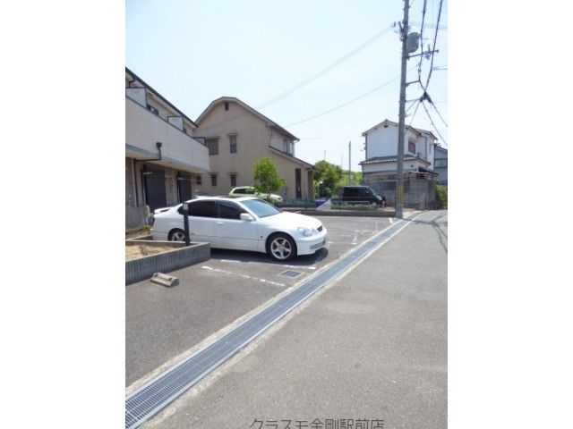 27/30 駐車場