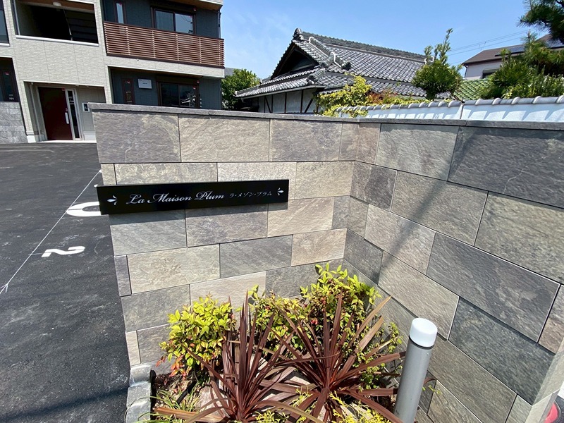 24/30 エントランス