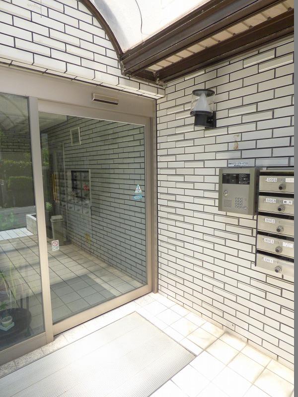 25/28 エントランス