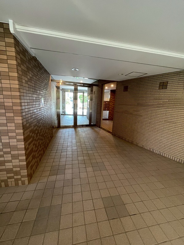 2/4 エントランス