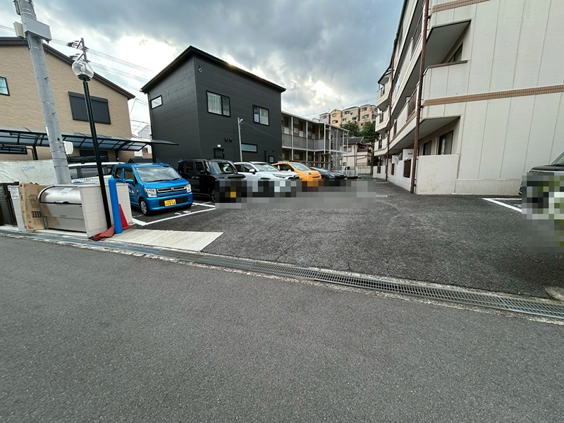 18/26 駐車場