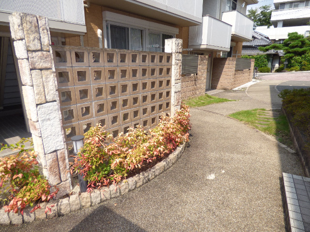 2/4 エントランス