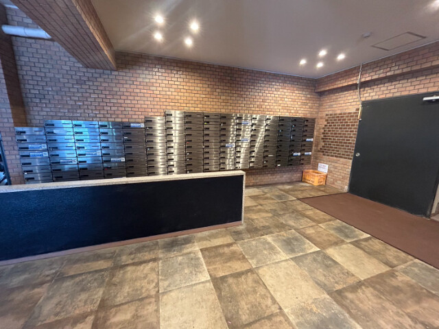 18/24 エントランス