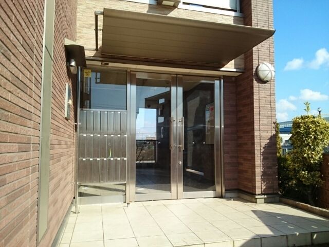 13/22 エントランス