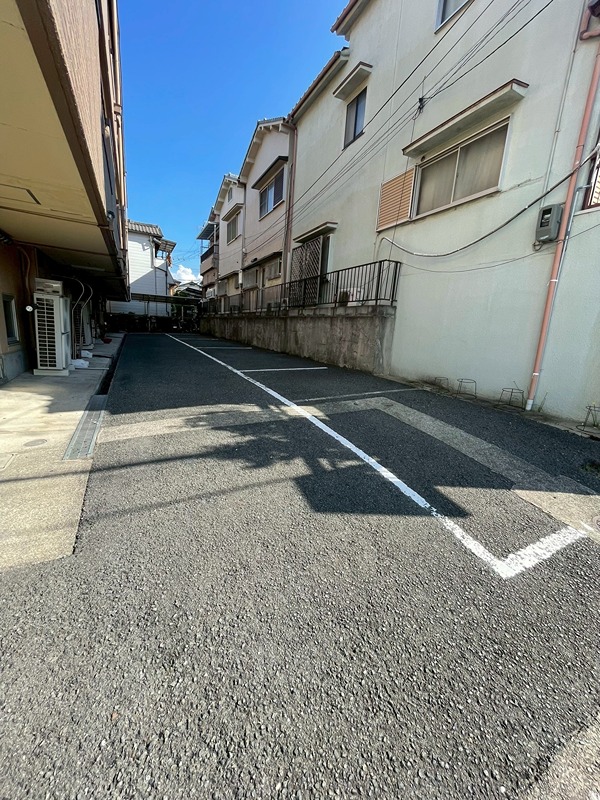 2/6 駐車場