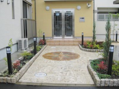 13/18 エントランス