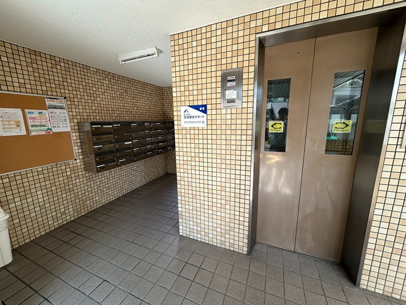 20/30 エントランス