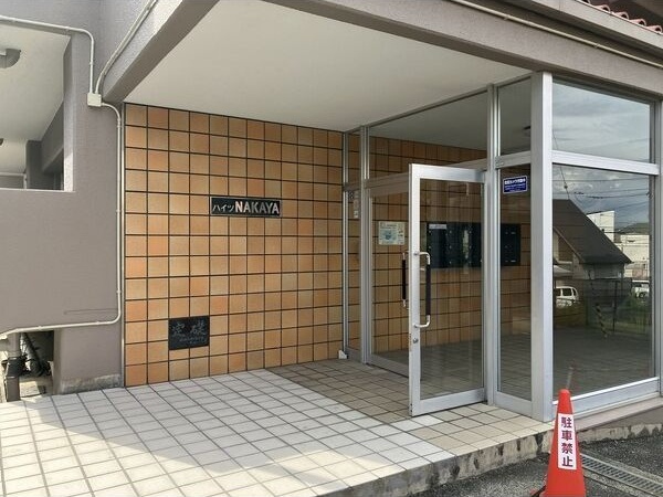 16/20 エントランス