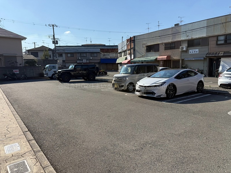 22/28 駐車場