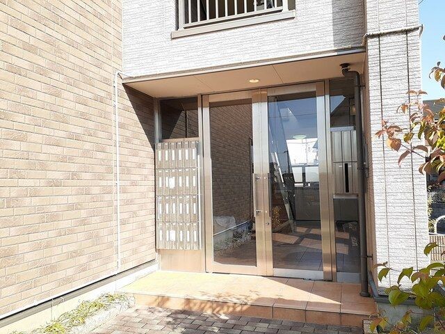 14/20 エントランス