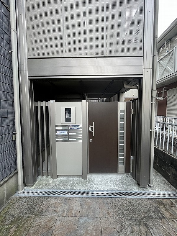 17/20 エントランス