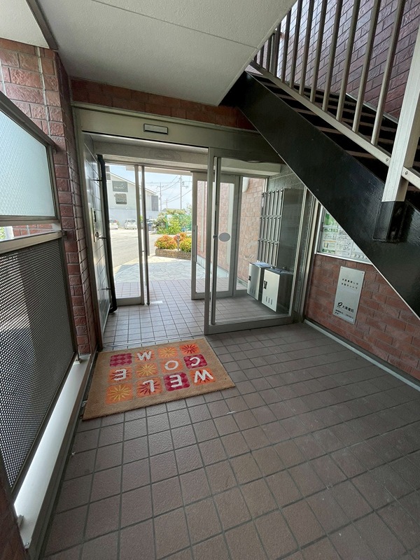 2/4 エントランス