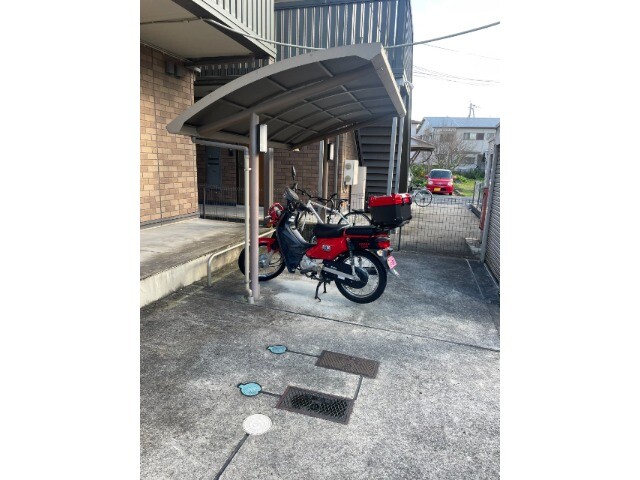 13/18 エントランス