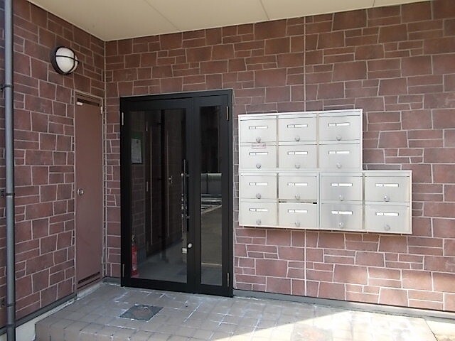 18/21 エントランス