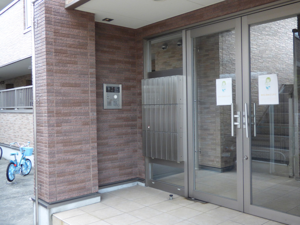 21/30 エントランス