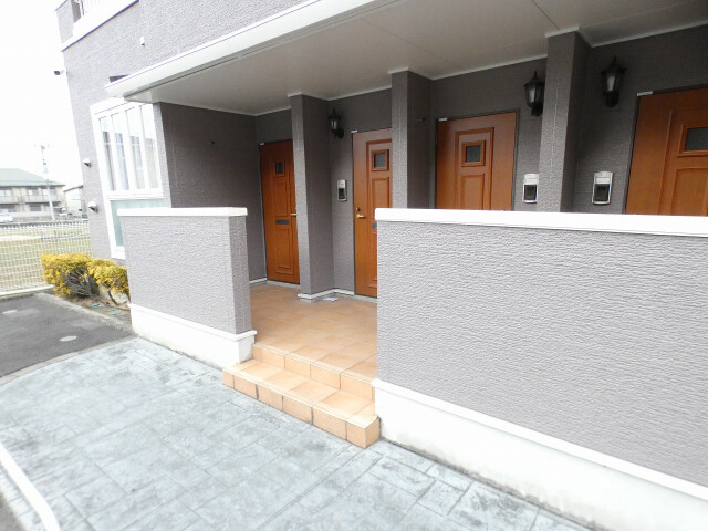 25/30 エントランス