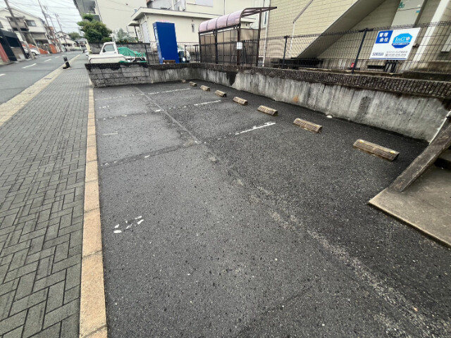 3/7 駐車場