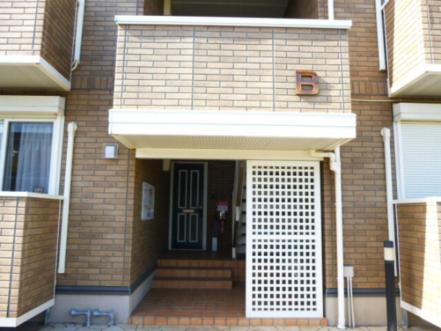 17/23 エントランス