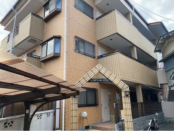 15/23 エントランス