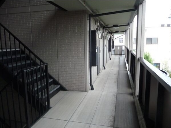 13/22 エントランス