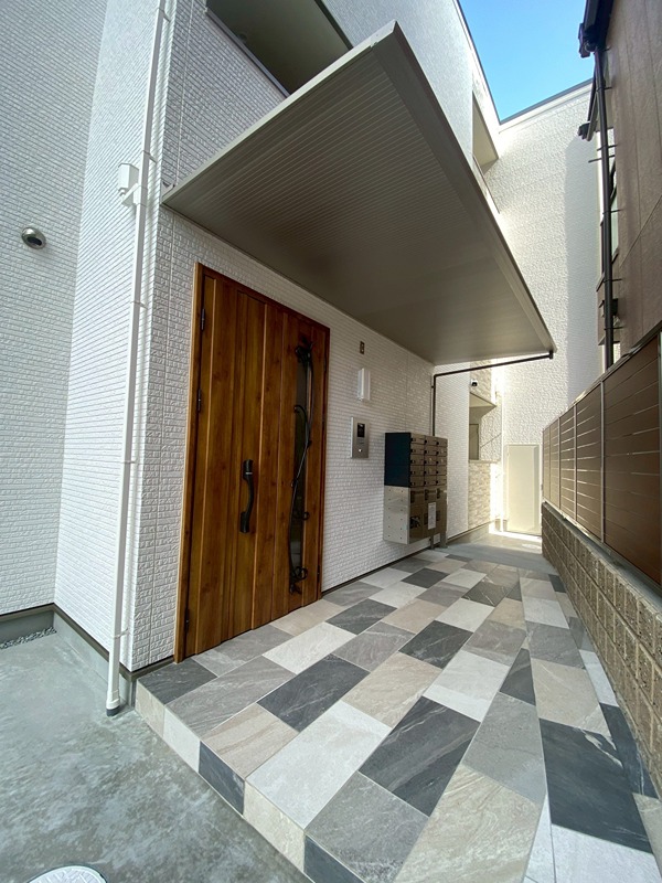 25/30 エントランス