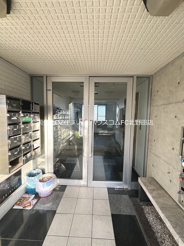 21/30 エントランス