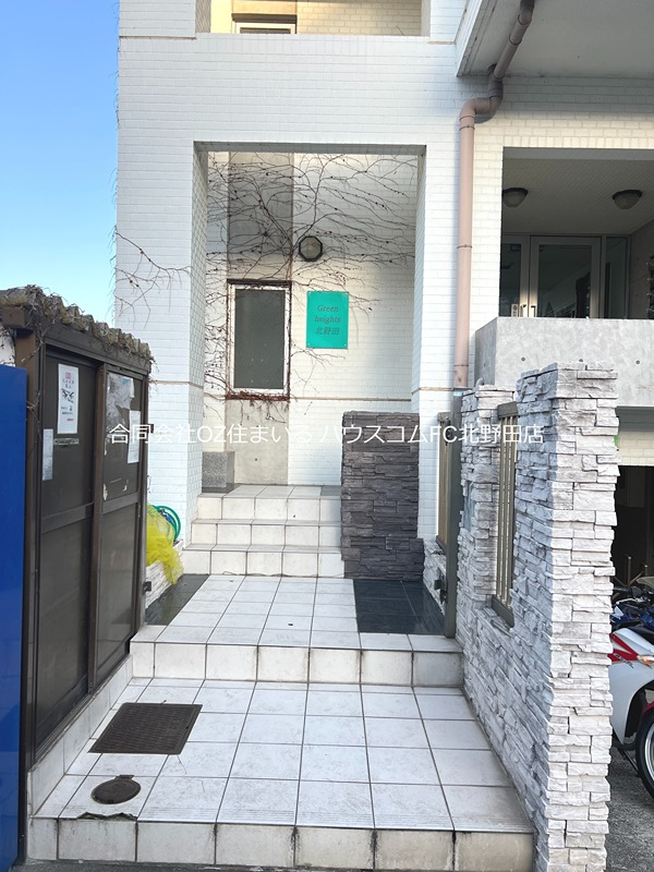 22/30 エントランス