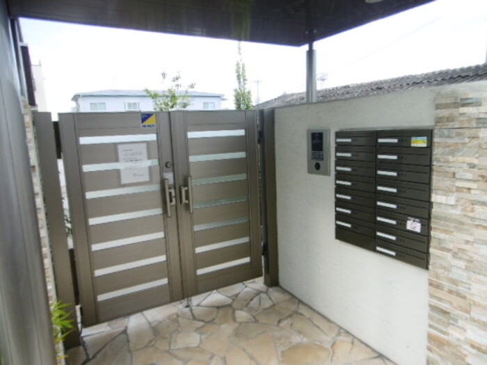 19/25 エントランス