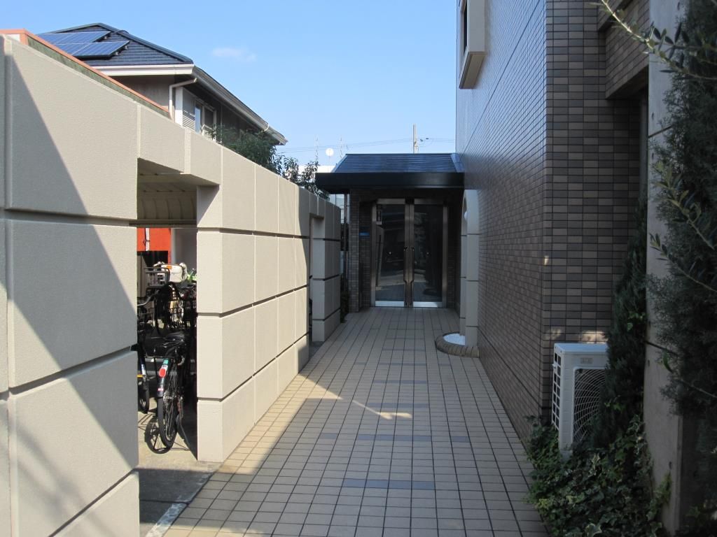 17/25 エントランス