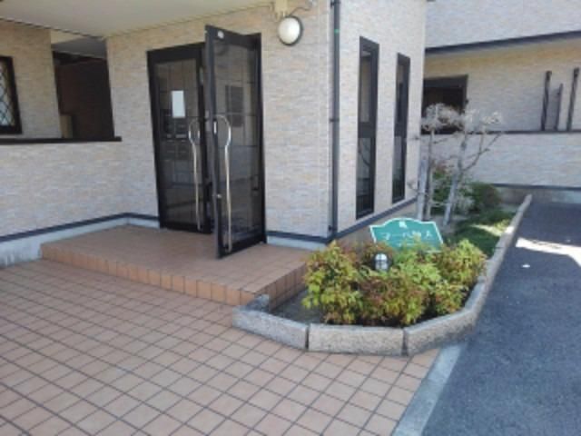 15/22 エントランス