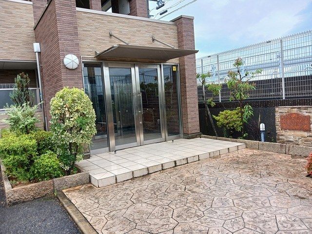 14/22 エントランス