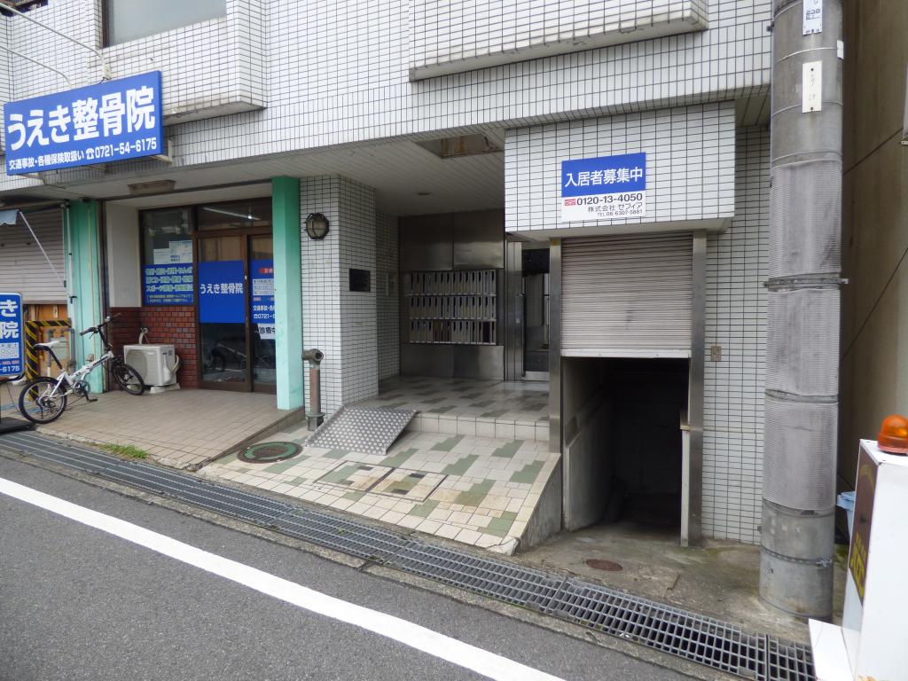 16/21 エントランス