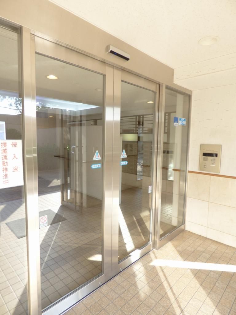 16/21 エントランス