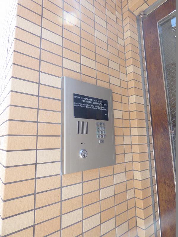 21/30 エントランス